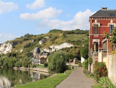 Edge of Seine at Petit Andelys