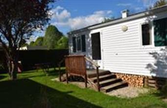 The mobile homes of Camping Chateau de Bouafles in Giverny 27 Eure Normandy - Chateau de Bouafles