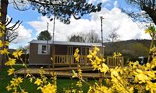 The mobile homes of Camping Chateau de Bouafles in Giverny 27 Eure Normandy