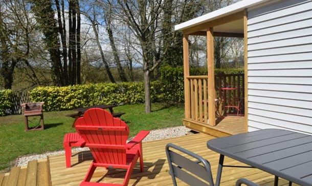 The mobile homes of Camping Chateau de Bouafles in Giverny 27 Eure Normandy - Chateau de Bouafles