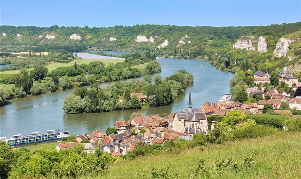 In the vicinity of Camping Château de Bouafles near Giverny in the Eure, in Normandy - Chateau de Bouafles