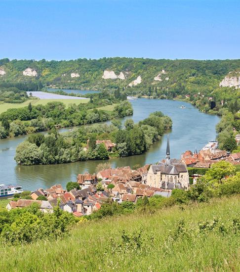 In the vicinity of Camping Château de Bouafles near Giverny in the Eure, in Normandy - Chateau de Bouafles