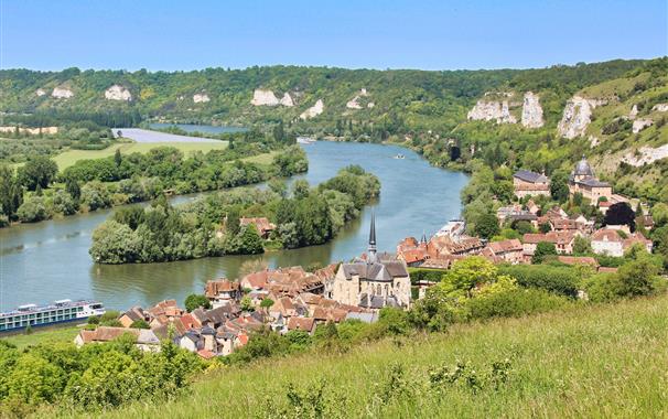 Les Andelys close to Camping Château de Bouafles, campsite 4 stars Eure in Haute Normandie - Chateau de Bouafles