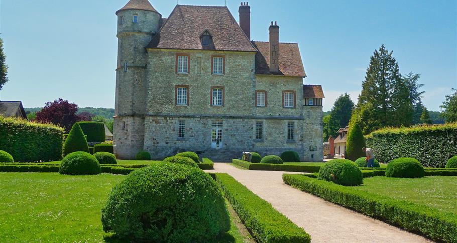 Castle Vascoeuil near Camping Castle Bouafles, near Giverny in the Eure