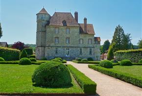 Castle Vascoeuil near Camping Castle Bouafles, near Giverny in the Eure - Chateau de Bouafles