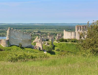 Château Gaillard near Camping Château de Bouafles, 4-star campsite, close to Giverny in the Eure