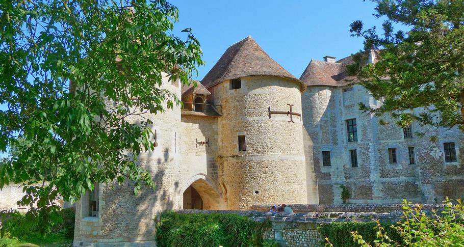 Domaine d'Harcourt near Camping Château de Bouafles