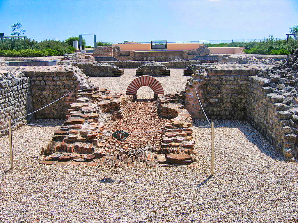 Gisacum, archaeological site near Giverny - Chateau de Bouafles